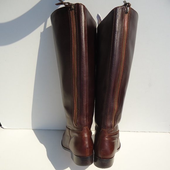 SIZE 6 B. COLE HAAN brown leather riding boots. - Picture 7 of 16